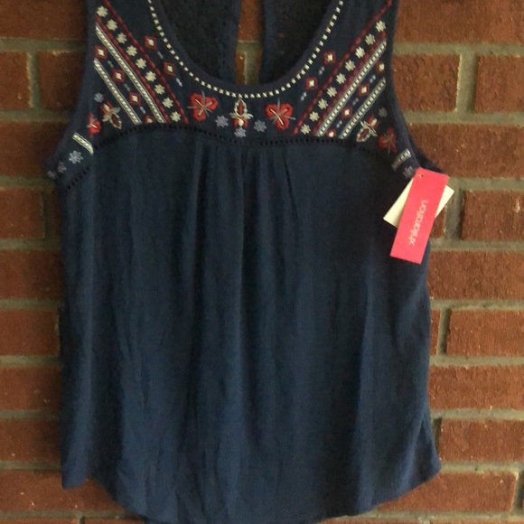 Red white &tune collection-size Medium-xhilaration - Picture 4 of 13